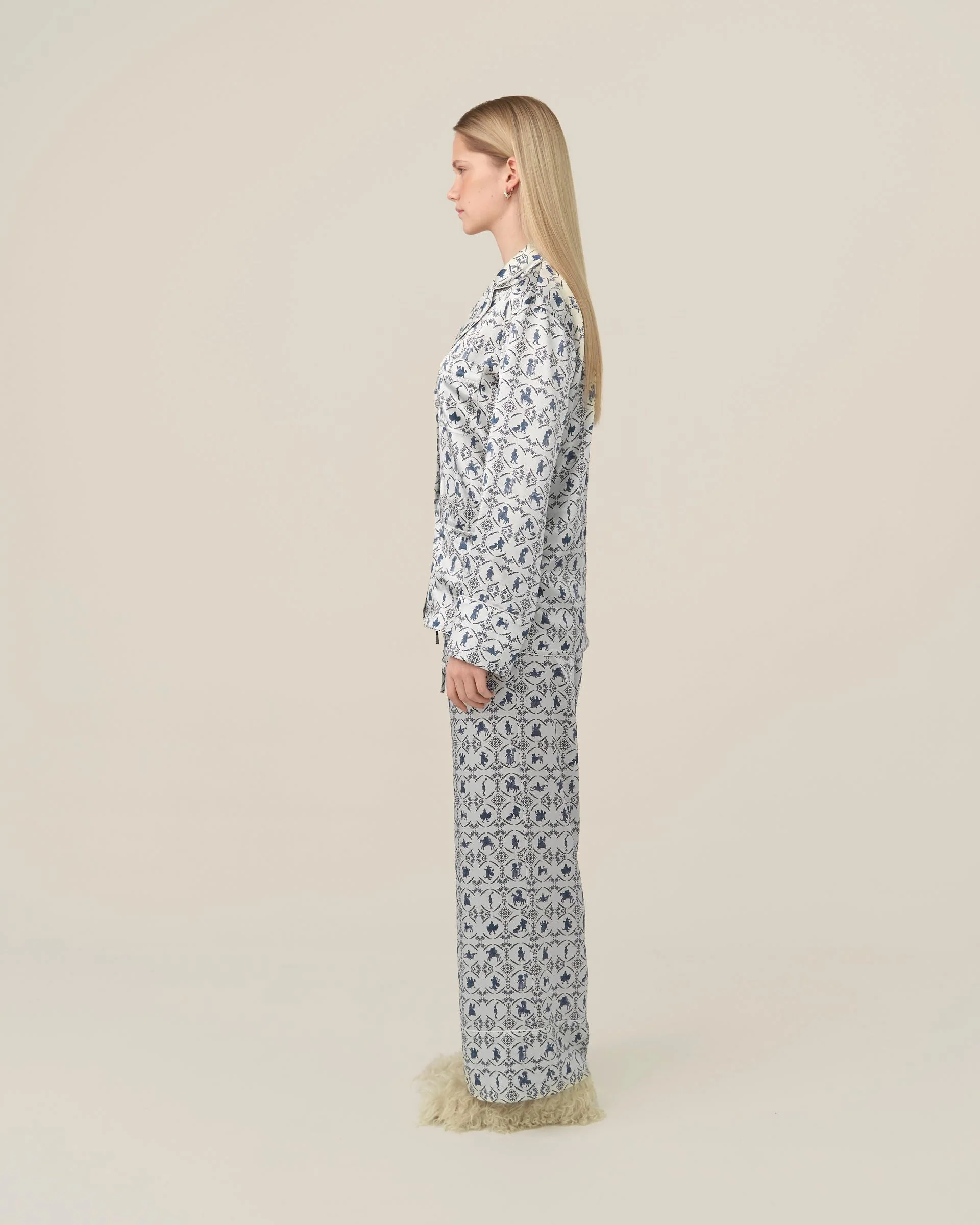 Silk shirt 'Vechornytsi' in milk - Image 4